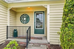 14 Barnes St, Smithfield, RI 02828 - Photo 4