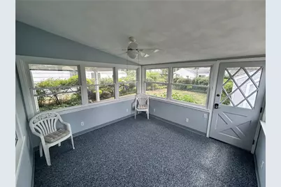 81 Ballston Avenue, Pawtucket, RI 02861 - Photo 10