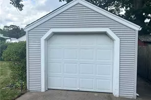 81 Ballston Ave, Pawtucket, RI 02861 - Photo 4