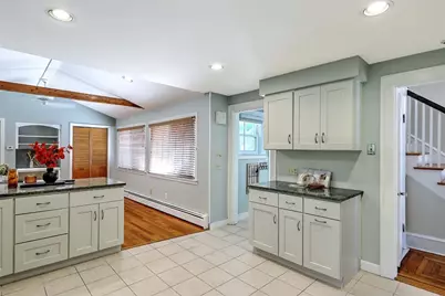 632 East Avenue, Pawtucket, RI 02860 - Photo 18