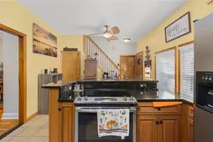 36 Pine St, Woonsocket, RI 02895 - Photo 32