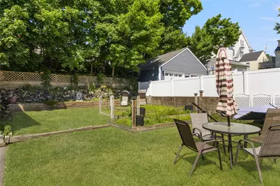 36 Pine Street, Woonsocket, RI 02895 - Photo 4