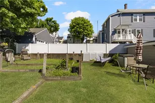 36 Pine St, Woonsocket, RI 02895 - Photo 8