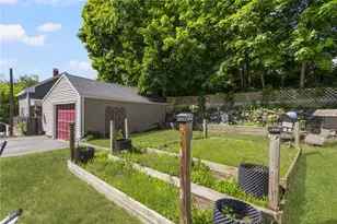36 Pine St, Woonsocket, RI 02895 - Photo 6