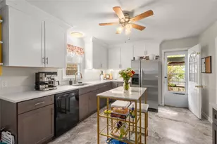 14 North St, East Providence, RI 02915 - Photo 10