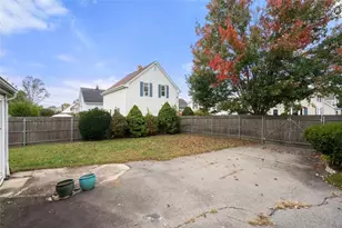 14 North St, East Providence, RI 02915 - Photo 6