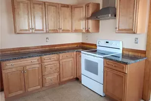 40 E Barrows St, Cumberland, RI 02864 - Photo 2
