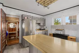 60 Cottage Ave, Portsmouth, RI 02871 - Photo 16