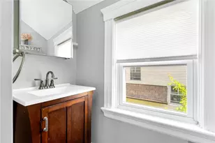 1058 Narragansett Blvd, Cranston, RI 02905 - Photo 22