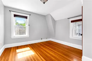 1058 Narragansett Blvd, Cranston, RI 02905 - Photo 24