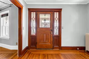 1058 Narragansett Blvd, Cranston, RI 02905 - Photo 6