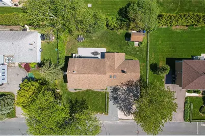 37 Newport Lane, Narragansett, RI 02882 - Photo 2