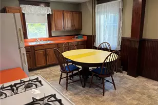 35 Oak St, Westerly, RI 02891 - Photo 4
