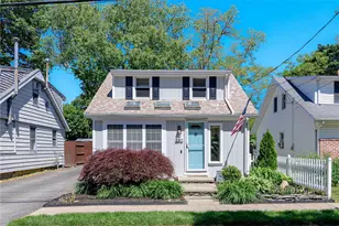 390 Nausauket Rd, Warwick, RI 02886 - Photo 1