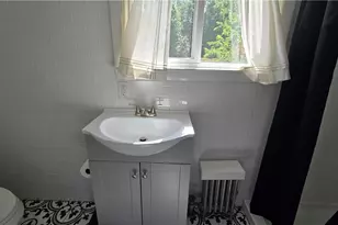 63 La Salle Dr, Providence, RI 02908 - Photo 4
