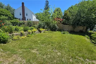 63 La Salle Dr, Providence, RI 02908 - Photo 20