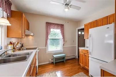 484 Daggett Avenue, Pawtucket, RI 02861 - Photo 10