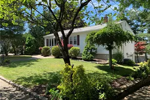 9 Pleasant Ave, North Providence, RI 02911 - Photo 2