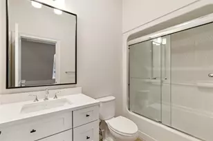 18 State St, Bristol, RI 02809 - Photo 14