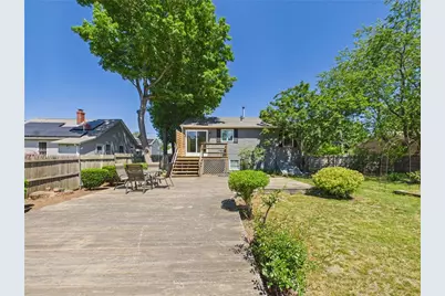 112 Longmeadow Avenue, Warwick, RI 02889 - Photo 10