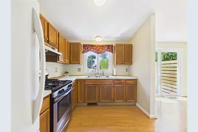 112 Longmeadow Avenue, Warwick, RI 02889 - Photo 12