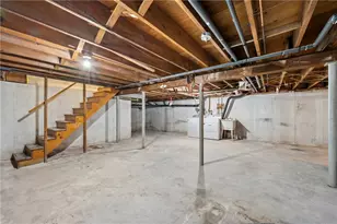 105 Walmer Ave, East Providence, RI 02914 - Photo 20