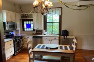 12 Clarke St, Newport, RI 02840 - Photo 2