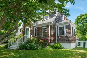 122 Ruggles Ave, Newport, RI 02840 - Photo 2