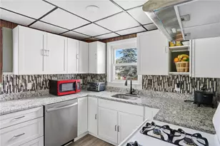 28 Orlo Ave, East Providence, RI 02914 - Photo 6