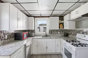 28 Orlo Ave, East Providence, RI 02914 - Photo 4
