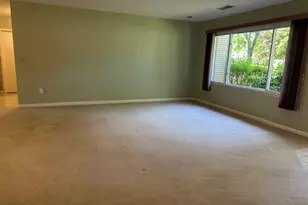 571 Pocasset Ct, Warwick, RI 02886 - Photo 4