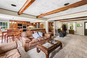 43 Follett St, Cumberland, RI 02864 - Photo 4