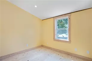 2930 Main Rd, Tiverton, RI 02840 - Photo 10