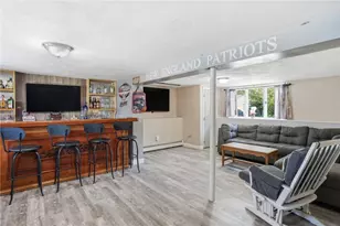10 Faxon St, West Warwick, RI 02893 - Photo 26