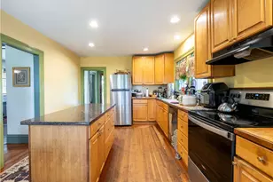 12 Manton St, Warwick, RI 02818 - Photo 10