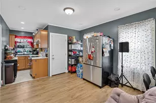 142 Richard St, Cranston, RI 02910 - Photo 14