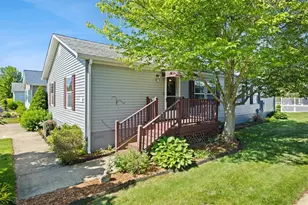 59 Robin Dr, Tiverton, RI 02878 - Photo 4