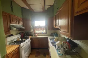 82 Jefferson Ave, Pawtucket, RI 02860 - Photo 12
