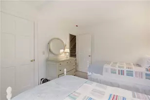 158 Narragansett Ave, Newport, RI 02840 - Photo 12