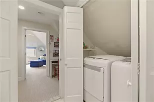 158 Narragansett Ave, Newport, RI 02840 - Photo 20