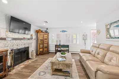 35 Willow Avenue, Narragansett, RI 02882 - Photo 6