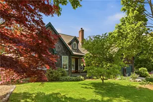 82 Clinton Ave, Jamestown, RI 02835 - Photo 2