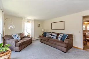 39 Fairview Ave, East Providence, RI 02914 - Photo 6