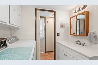 979 Toll Gate Road, Warwick, RI 02886 - Photo 10