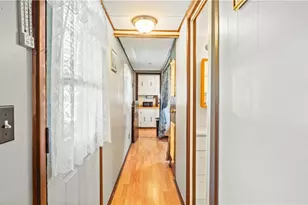 979 Toll Gate Rd, Warwick, RI 02886 - Photo 12