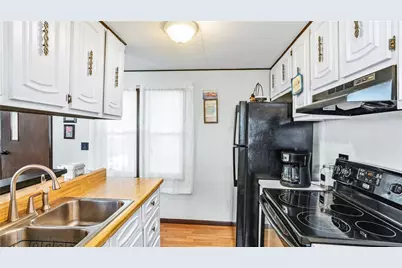 979 Toll Gate Road, Warwick, RI 02886 - Photo 6