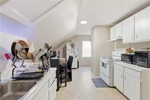 453 Central Ave, Pawtucket, RI 02861 - Photo 16