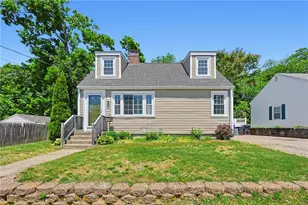 14 Jenks St, East Providence, RI 02914 - Photo 2