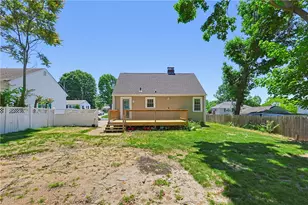 14 Jenks St, East Providence, RI 02914 - Photo 10