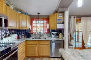 17 Tell St, Warwick, RI 02889 - Photo 16
